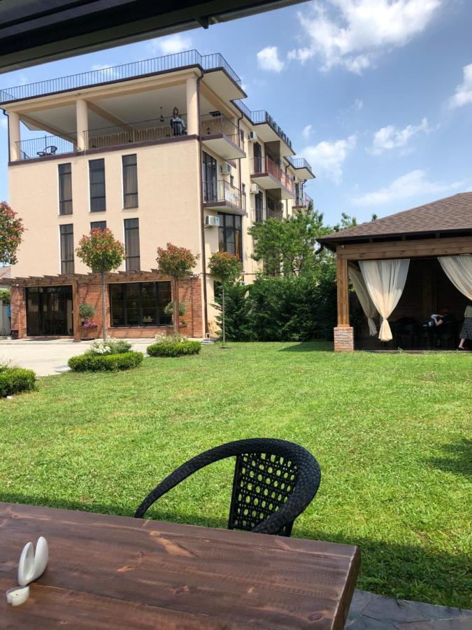 Bmg Hotel Suchumi Zewnętrze zdjęcie