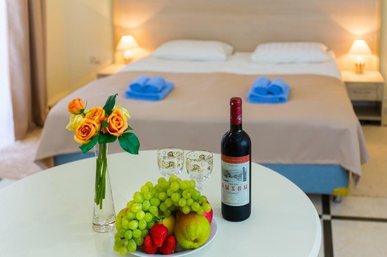 Bmg Hotel Suchumi Zewnętrze zdjęcie