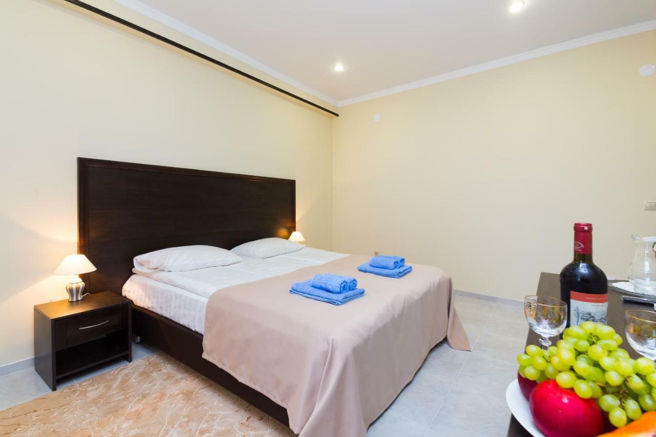 Bmg Hotel Suchumi Zewnętrze zdjęcie