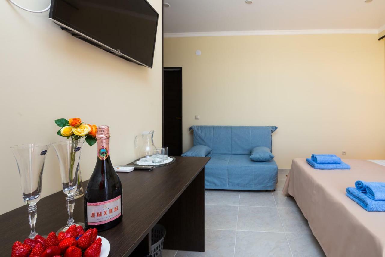 Bmg Hotel Suchumi Zewnętrze zdjęcie
